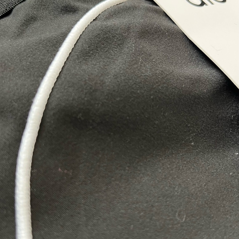 ALO Yoga Black Leggings & Bra Set with White Piping - Picture 6 of 6